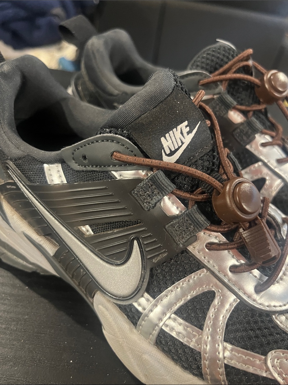 Nike Wmns V2K Run 'Black Metallic Silver' - Picture 4 of 8